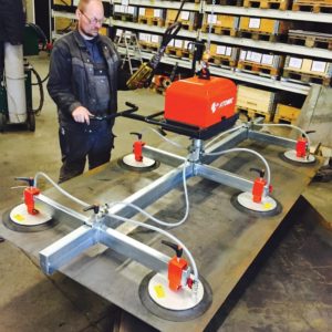 Atomic with Vacuum Lifting Beams